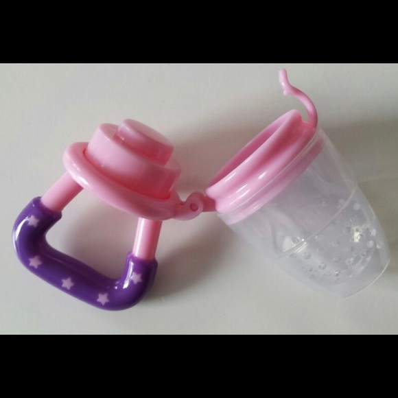 ❤️2 for $20❤️Teething baby fruit/veggie feeder - Picture 3 of 3